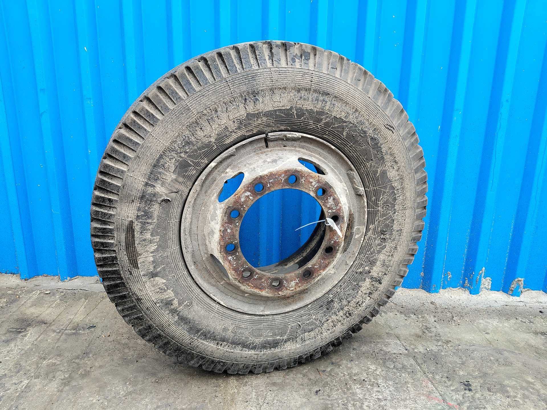 Колесо 12/00/R20 в сборе с диском (Камерные)